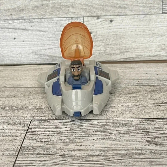 2022 McDonald's Happy Meal Toy Buzz Lightyear #8 Mo Piloting the XL-07 - Picture 1 of 7